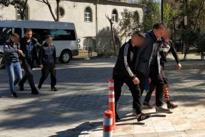 Otomobil çalan 4 çocuk tutuklandı