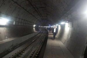 Marmaray'da arıza! Yürüyerek geçtiler