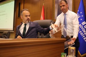 Bursa Büyükşehir Belediyesi'nde başkan vekilleri ve komisyon üyeleri belli oldu