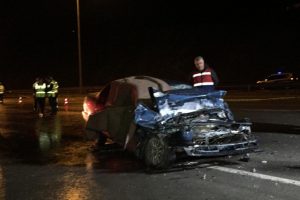 2 kardeş aynı otomobilde can verdi