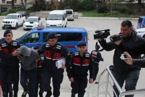 Kız kardeşlerini öldüren sapık katil tutuklandı