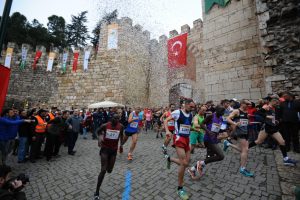 Bursa'da tarihi maratona Kenyalı damgası