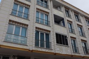 Madde bağımlısı genç, anneannesini bıçakla rehin aldı