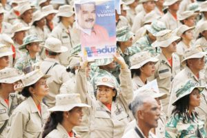 Maduro'dan gövde gösterisi