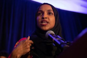 Trump'ın hedef gösterdiği Müslüman vekil Omar tehdit altında