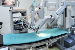 Kalpte robotik ameliyatlar açık cerrahiye son vermeye aday