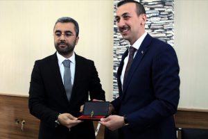 Edremit Belediyesi'nde devir teslim