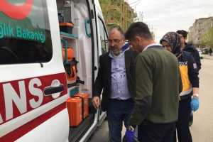 Okul servisi ile otomobil çarpıştı