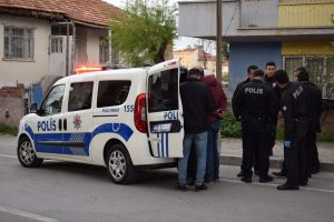 Polislere ateş açılan silahlı kavgada 10 kişi gözaltına alındı
