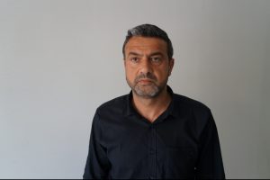 Kardeşinin cenazesini bulmak için yardım bekliyor