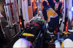 Kocaeli'de üç araç birbirine girdi: 8 yaralı