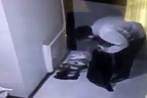 Ayakkabı hırsızları kamerada