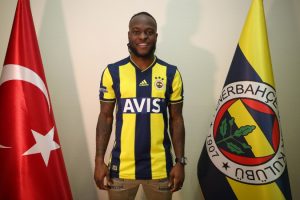 Fenerbahçe'nin yıldız oyuncusuna hırsızlık şoku