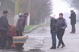 Çorbasını beğenmediği karısını boğazından zincirledi!