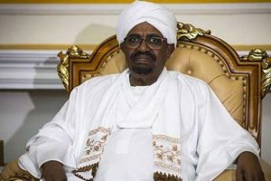 Sudan'da devrik lider Beşir hapishaneye nakledildi