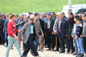 Su dolu çukurda can veren çocuklar yan yana toprağa verildi