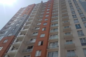 Esenyurt'ta rezidansın 10. katından düşen kadın hayatını kaybetti