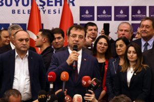 Ekrem İmamoğlu'ndan İBB çalışanlarına mektup