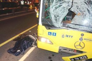 Edirnekapı'da kaza: Metrobüs yolcuya çarptı