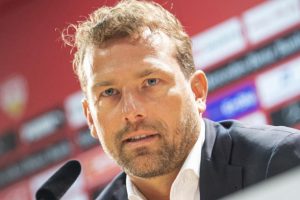 Stuttgart, Markus Weinzierl'in görevine son verdi