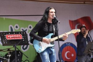 Murat Kekilli'den Suriye'de 23 Nisan konseri