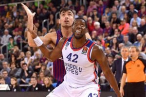 Anadolu Efes, Barcelona'yı bozguna uğrattı!