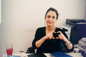 Bankacı kadın başından vurulmuş halde bulundu