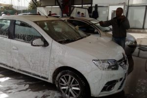 Gökten çamur yağdı, oto yıkamacılar bayram etti