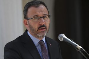 Bakan Kasapoğlu'ndan Fenerbahçe ve Anadolu Efes'e mesaj