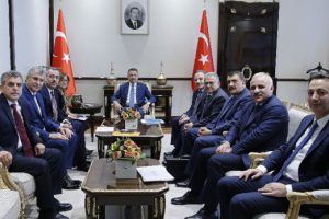 Oktay, Türkiye Belediyeler Birliği heyetiyle bir araya geldi