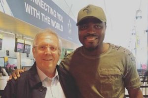 Emenike'den Aziz Yıldırım paylaşımı