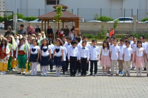 Minik öğrencilerin okuma-yazma heyecanı