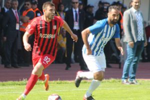 Sarıyerspor yarı finalde!