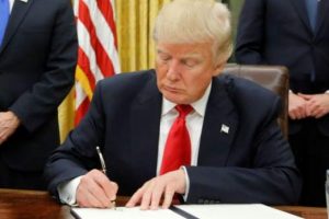 Trump'tan bomba bir karar daha! Kararnameyi imzaladı...