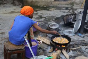 Nijerya'da iftar sofralarının vazgeçilmez atıştırmalığı: Kose ve kunu