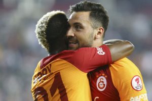 Onyekuru'dan tarihi başarı!
