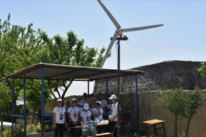 Elektrik kesintisine karşı rüzgar türbininden elektrik ürettiler
