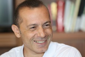 Cüneyt Çakır en çok düdük çalan hakem oldu