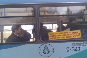 500T'de 3 saat susuz kalan yolcu bakın ne yaptı