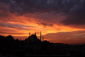 İstanbul'da gün batımında görsel şölen