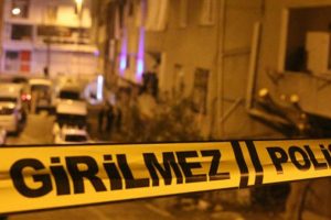 Annesini kabloyla boğarak öldürdü