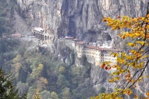 Sümela Manastırı 4 yıl aradan sonra ziyarete açılıyor