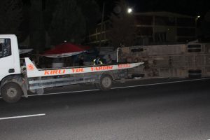 İzmir'de işçi servisi devrildi: 7 yaralı