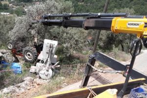 Uçuruma yuvarlanan traktörün sürücüsü hayatını kaybetti