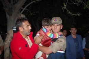 Her yerde aranan küçük Mustafa, tarlada uyurken bulundu