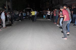 Elazığ'da davullu klarnetli sahur halayı