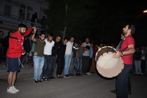 Elazığ'da davullu klarnetli sahur halayı