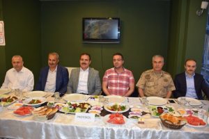 Başkan Demirci'den protokole iftar yemeği