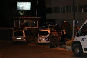 Üsküdar'da polis ekiplerine ateş açıldı