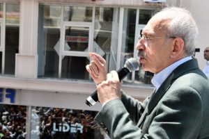 ''Demokrasi kültürünü bu ülkeye getirmek zorundayız''